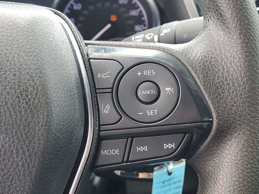 Used 2020 Toyota Camry LE AWD/4WD image 10