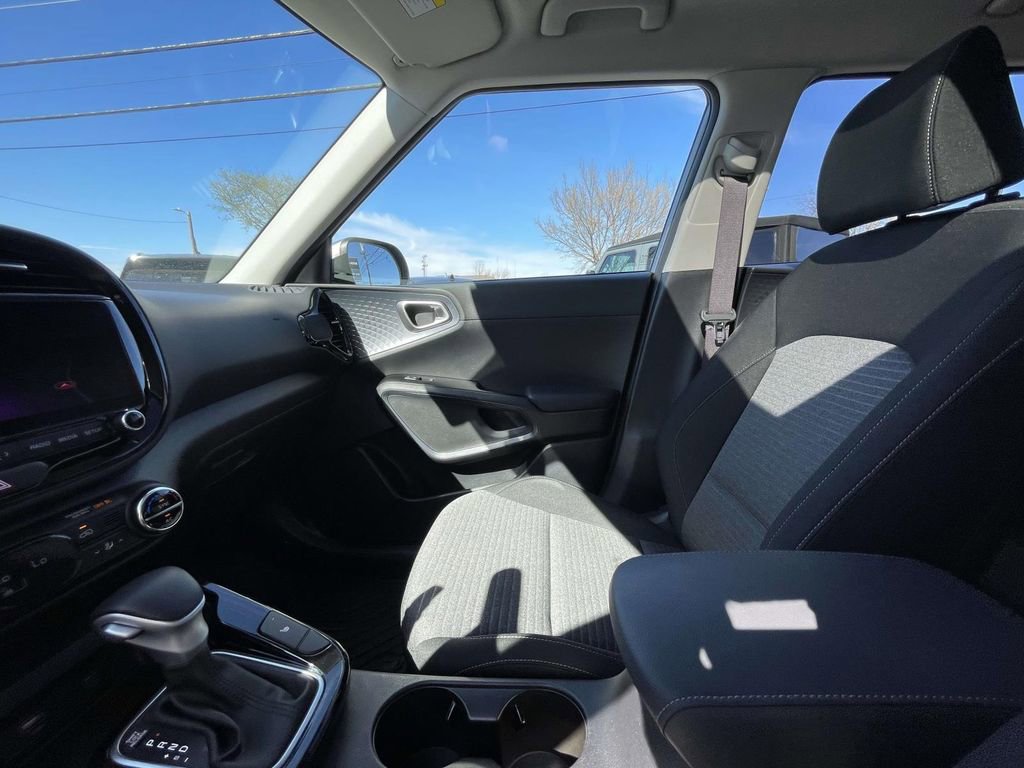 Used 2023 Kia Soul EX image 29