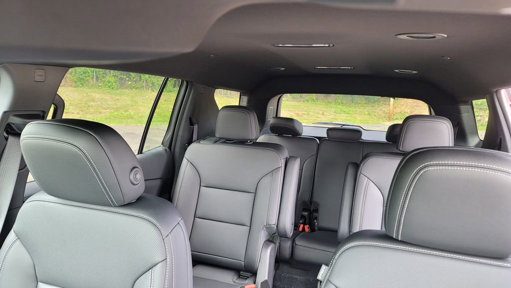 New 2025 Chevrolet Traverse LT w/ Driver Confidence Package image 25
