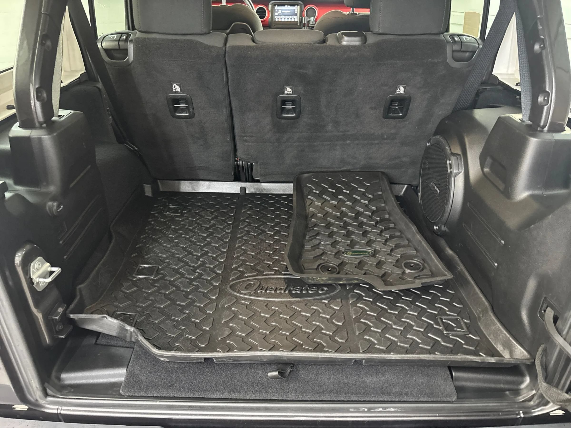 Used 2019 Jeep Wrangler Unlimited Rubicon w/ LED Lighting Group AWD/4WD image 16