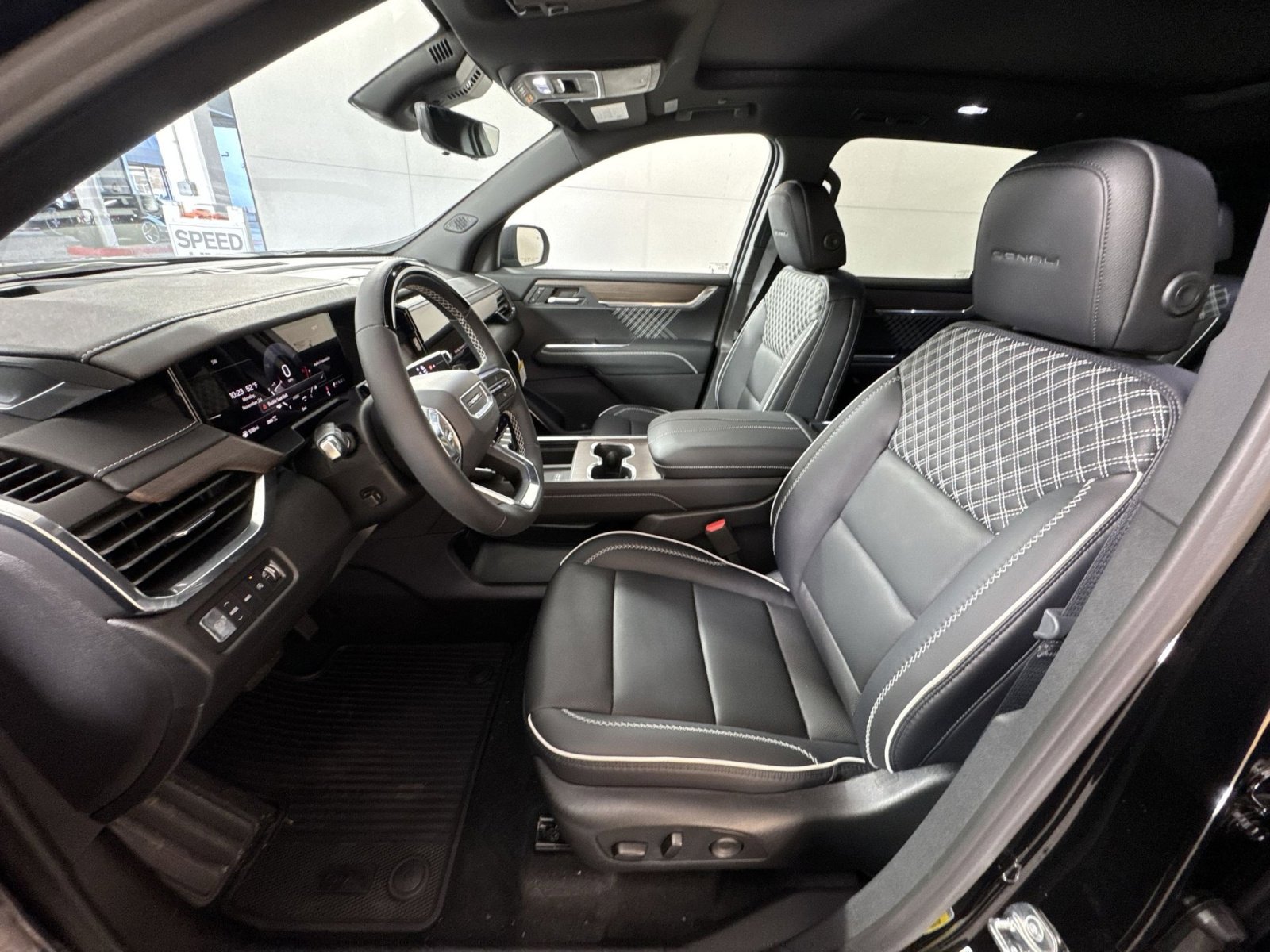 New 2026 GMC Acadia Denali w/ Super Cruise Package image 13