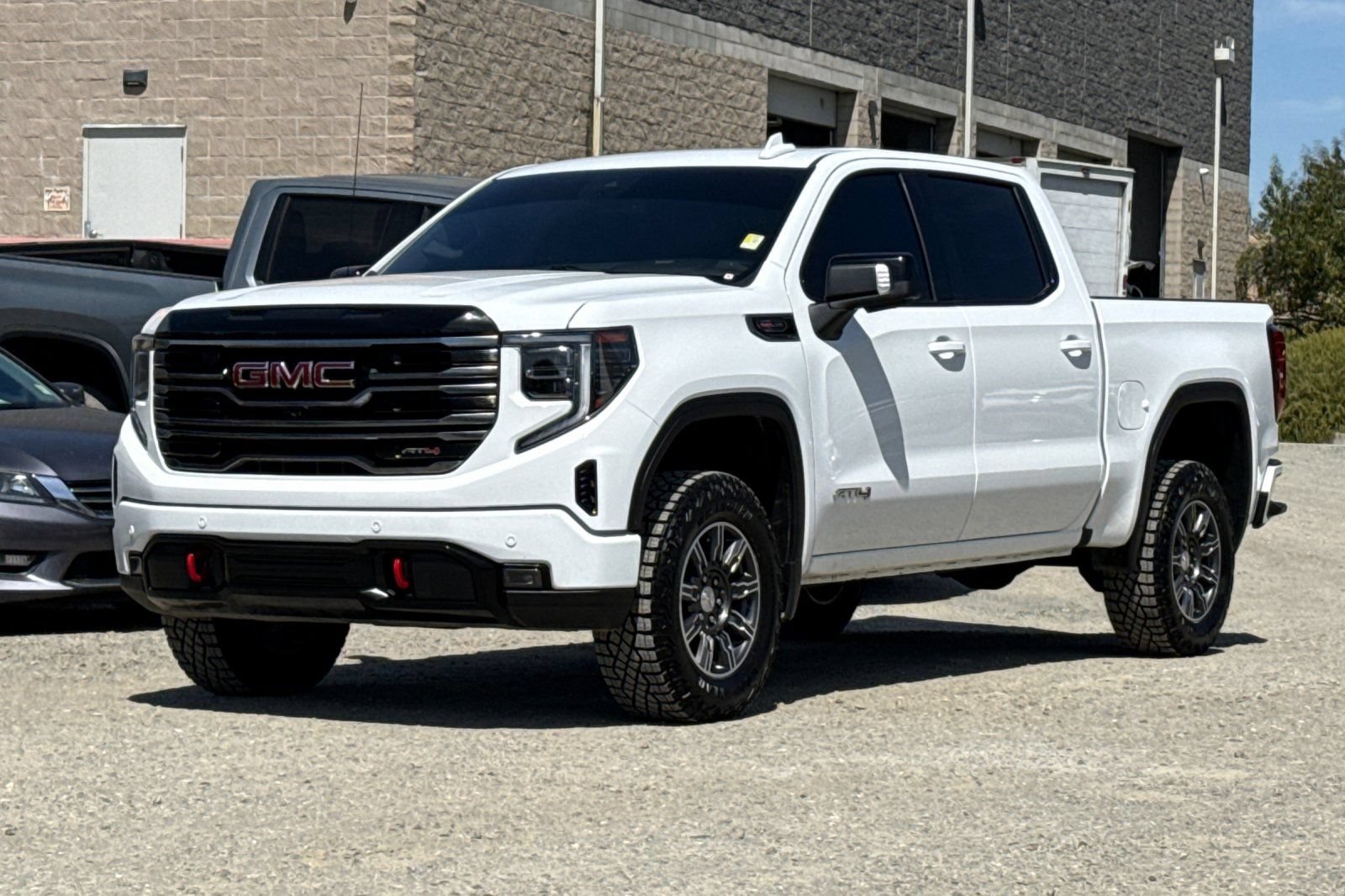 Used 2025 GMC Sierra 1500 AT4 AWD/4WD image 8