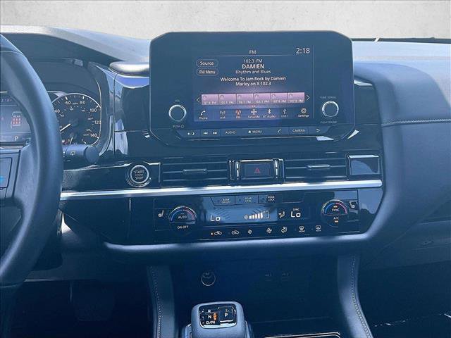 Used 2024 Nissan Pathfinder SV FWD image 8