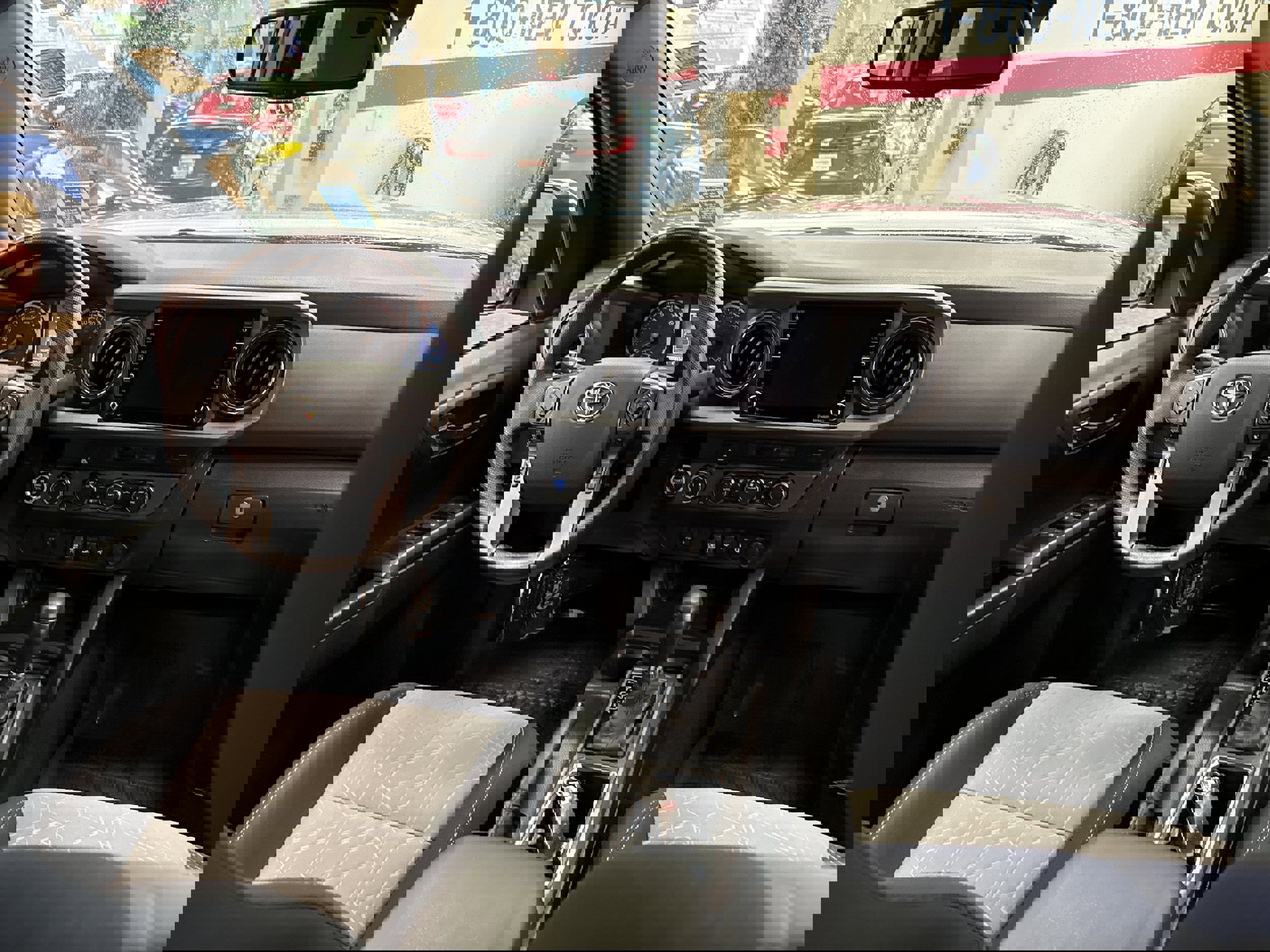 Used 2022 Toyota Tacoma TRD Off-Road image 21