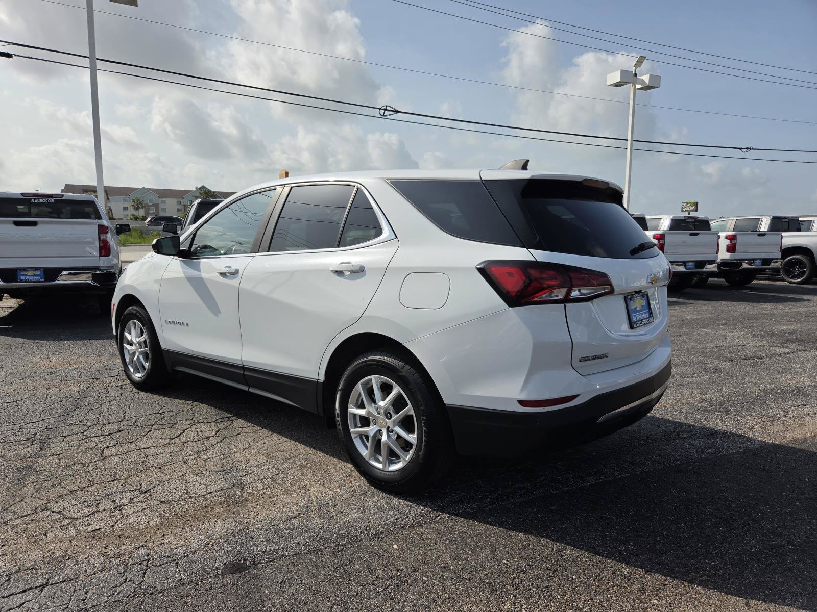 Used 2024 Chevrolet Equinox LT AWD/4WD image 3