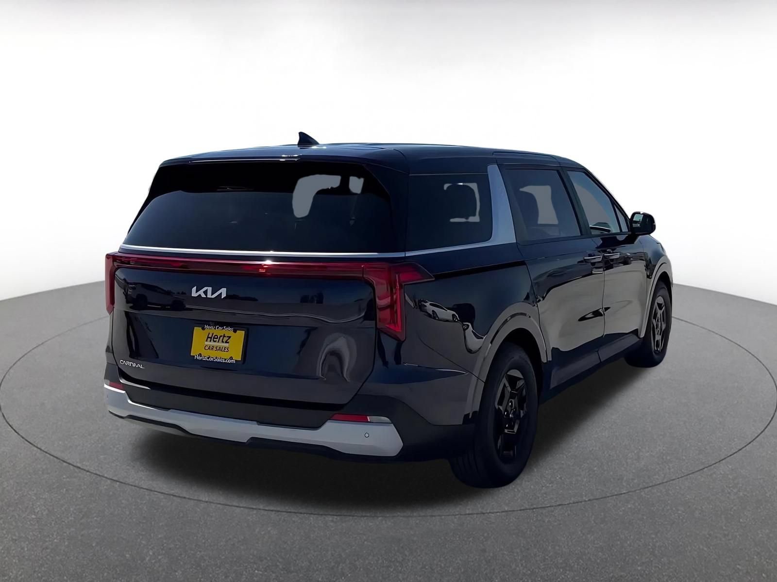 Used 2026 Kia Carnival FWD image 14