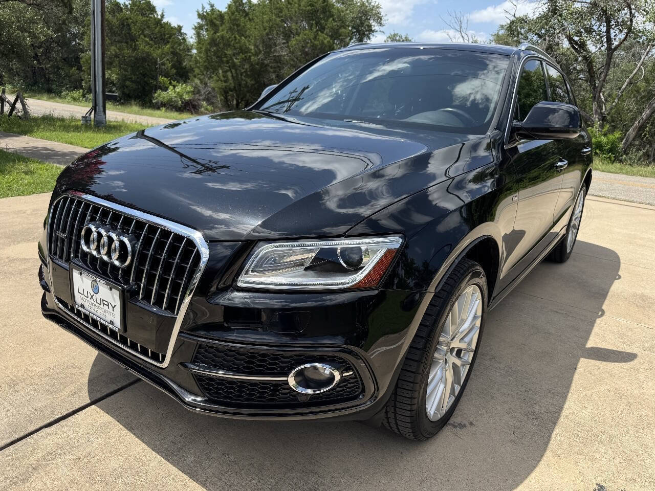 Used 2017 Audi Q5 2.0T Premium Plus w/ Technology Package AWD/4WD image 4
