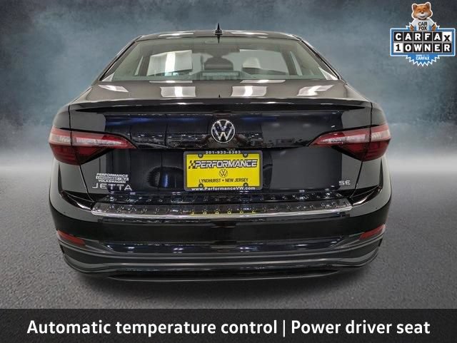 Used 2024 Volkswagen Jetta SE w/ Panoramic Sunroof Package FWD image 6