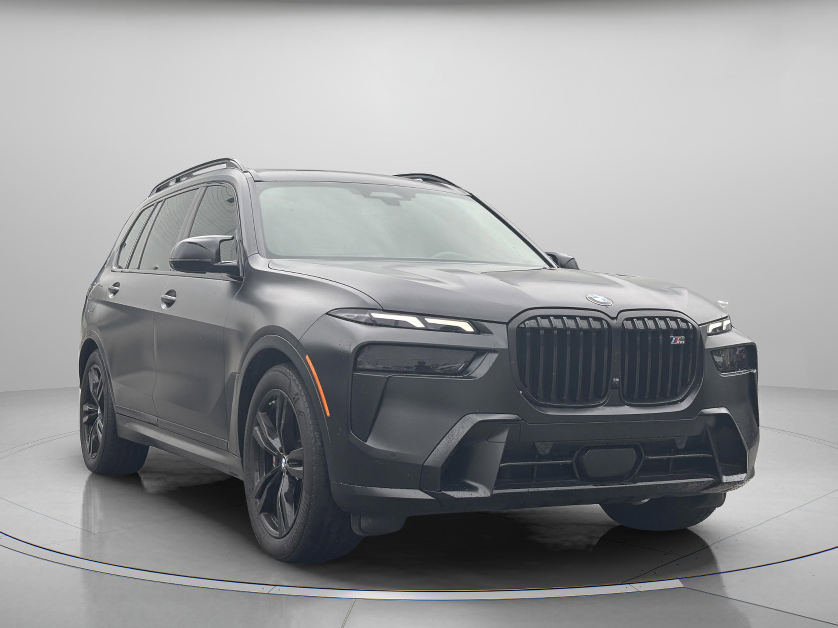 Used 2024 BMW X7 M60i image 3