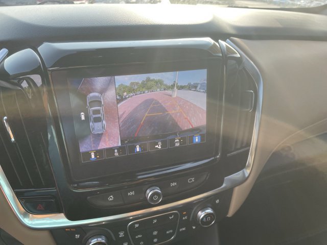 Used 2023 Chevrolet Traverse Premier FWD image 21