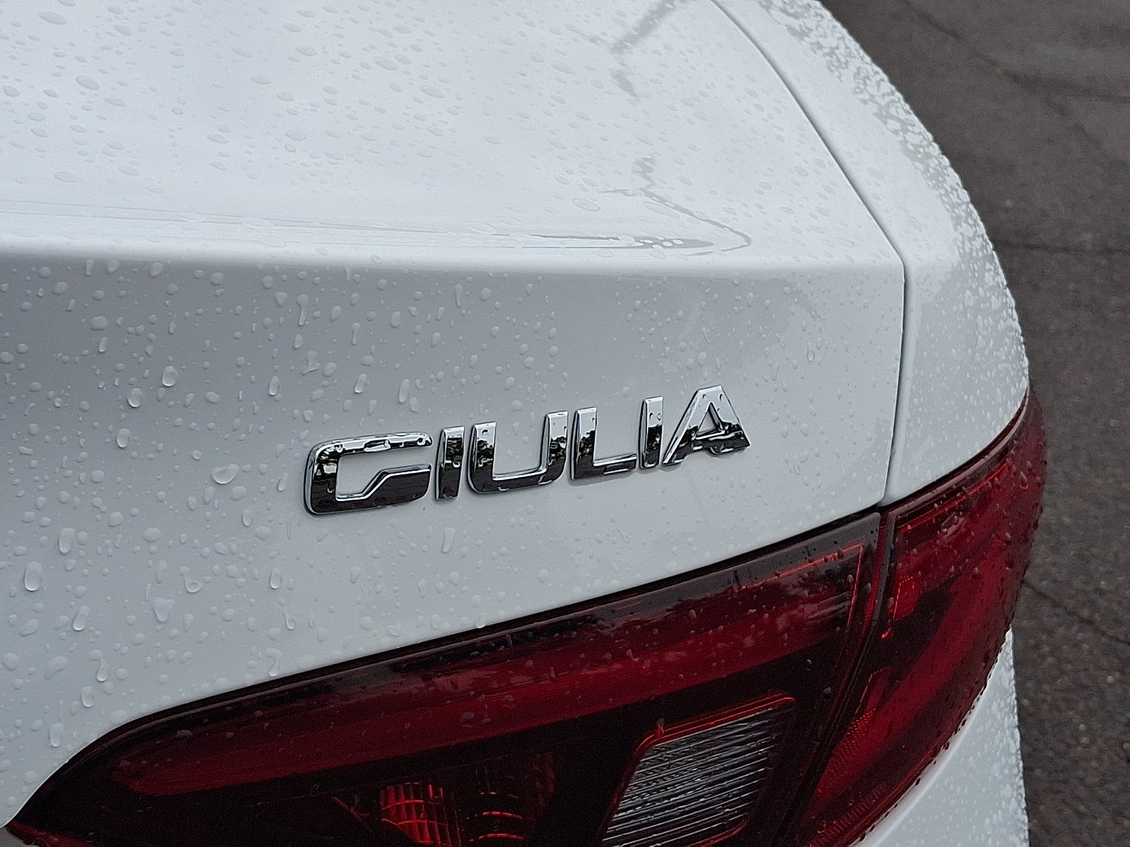 Used 2023 Alfa Romeo Giulia Veloce AWD/4WD image 33