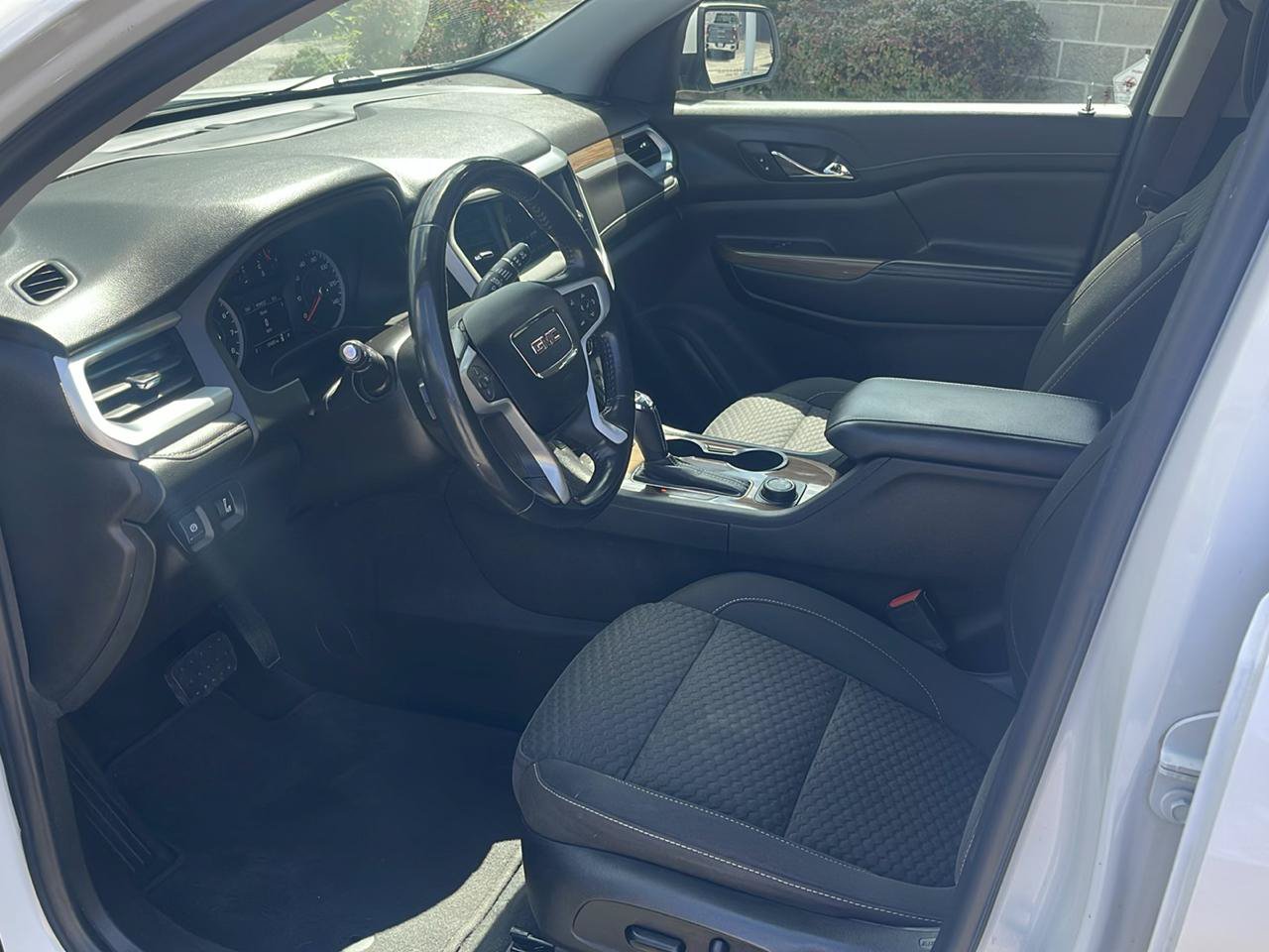 Used 2019 GMC Acadia SLE AWD/4WD image 16