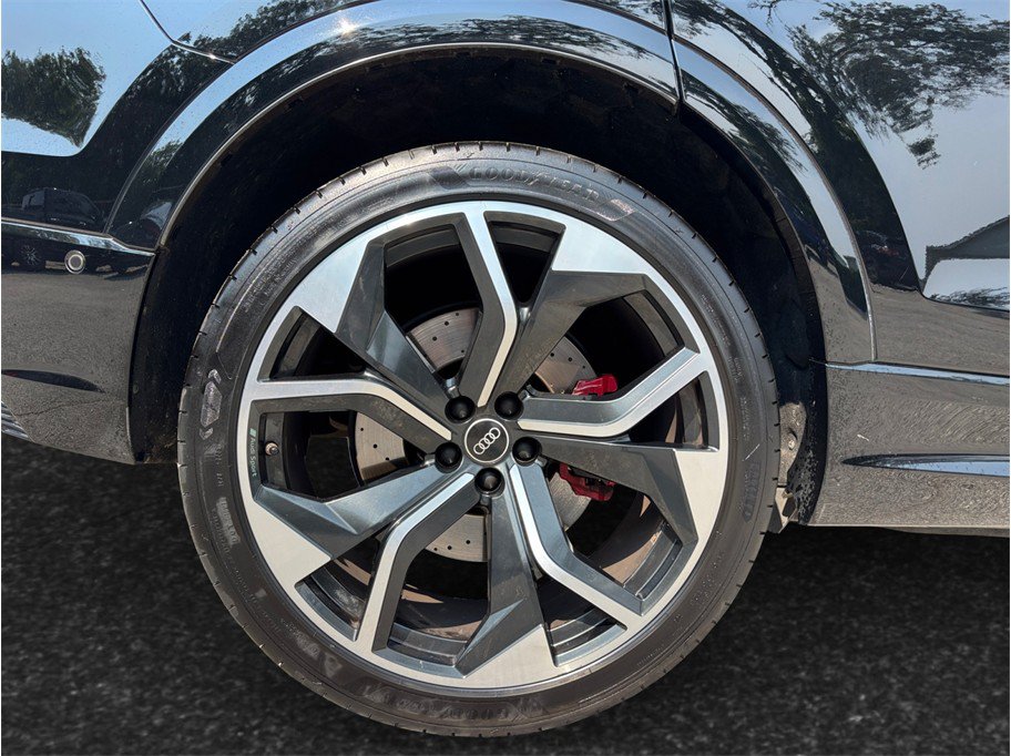 Used 2021 Audi RS Q8 w/ Black Optic Package AWD/4WD image 16