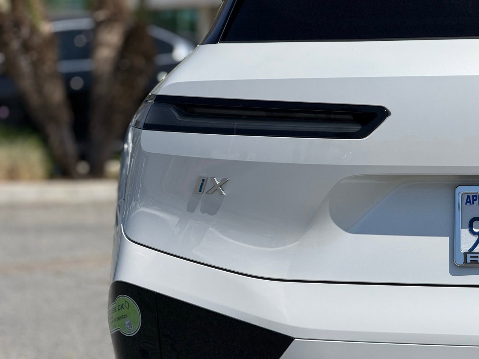 Used 2023 BMW iX xDrive50 w/ Sport Package image 16