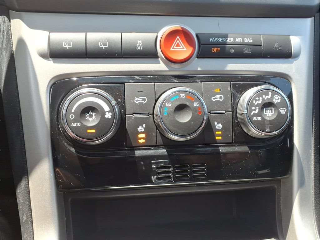 Used 2013 Chevrolet Captiva Sport LTZ FWD image 9