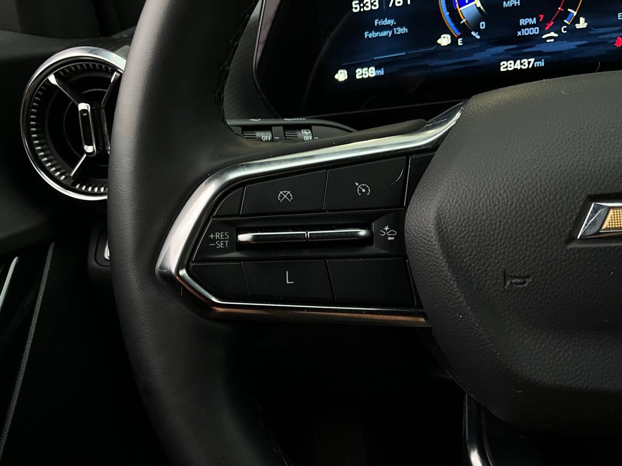 Used 2025 Chevrolet Equinox LT image 32