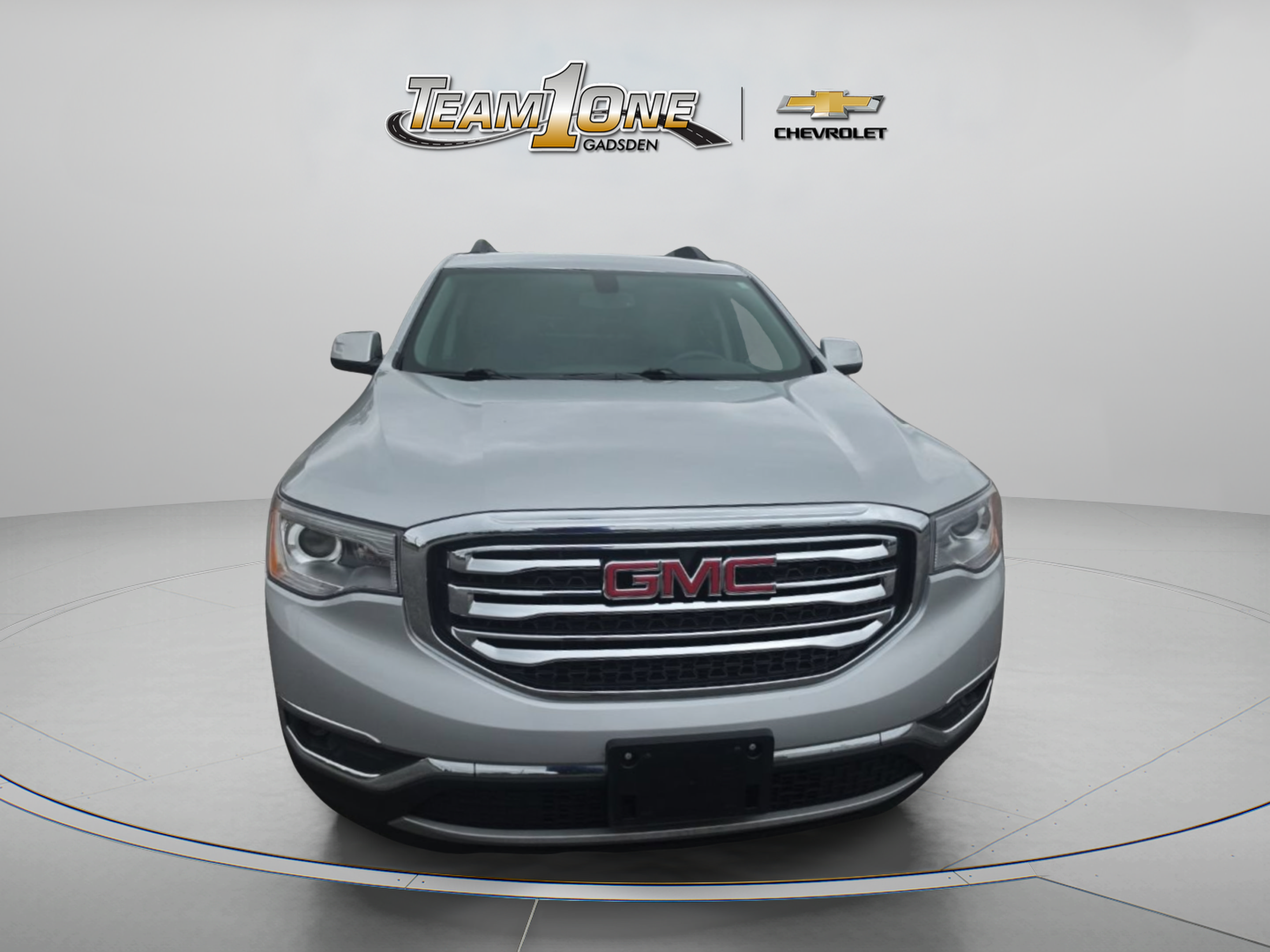 Used 2018 GMC Acadia SLT FWD image 2