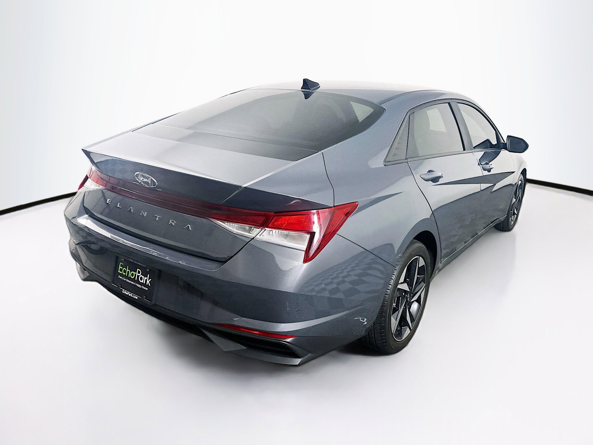 Used 2023 Hyundai Elantra SEL w/ Convenience Package image 9