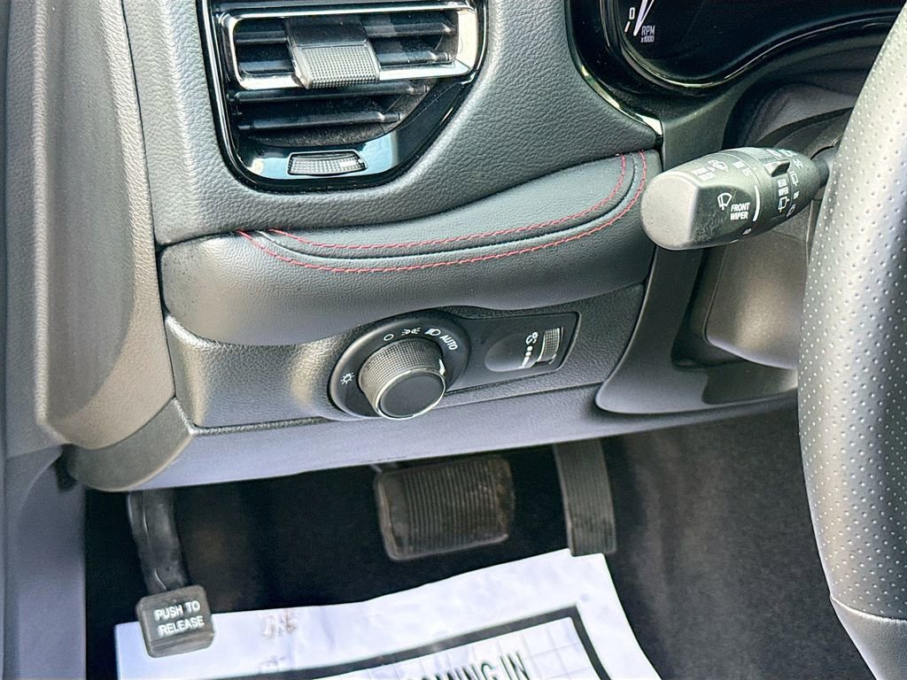 Used 2025 Dodge Durango GT AWD/4WD image 11