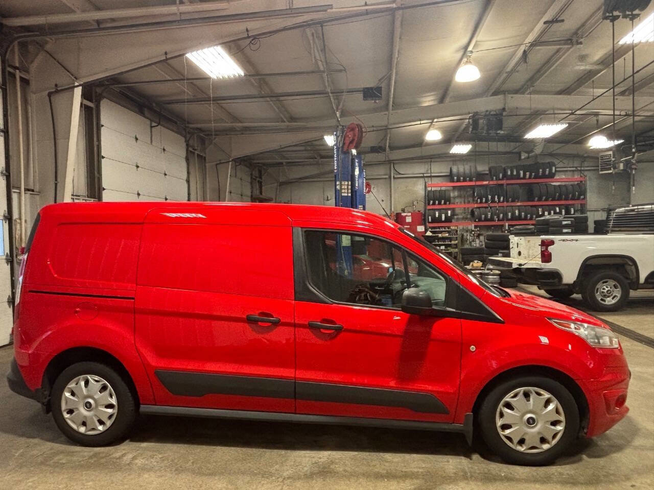 Used 2016 Ford Transit Connect XLT image 2