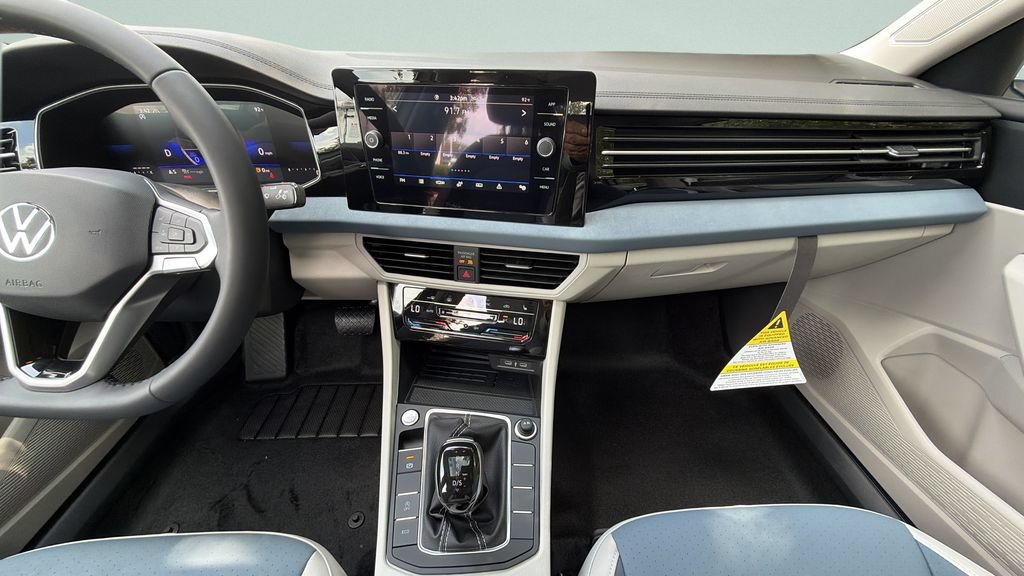 New 2026 Volkswagen Jetta SE FWD image 18