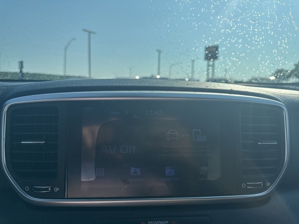 Used 2020 Kia Sportage S image 16