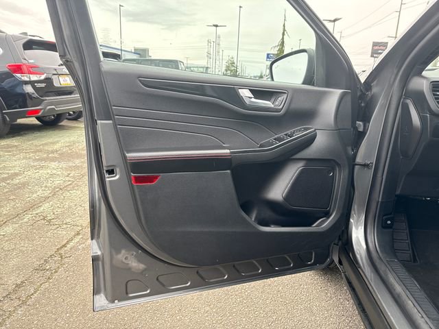 Used 2025 Ford Escape ST-Line image 17