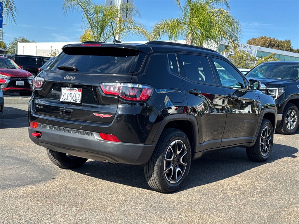 Used 2024 Jeep Compass Trailhawk image 13