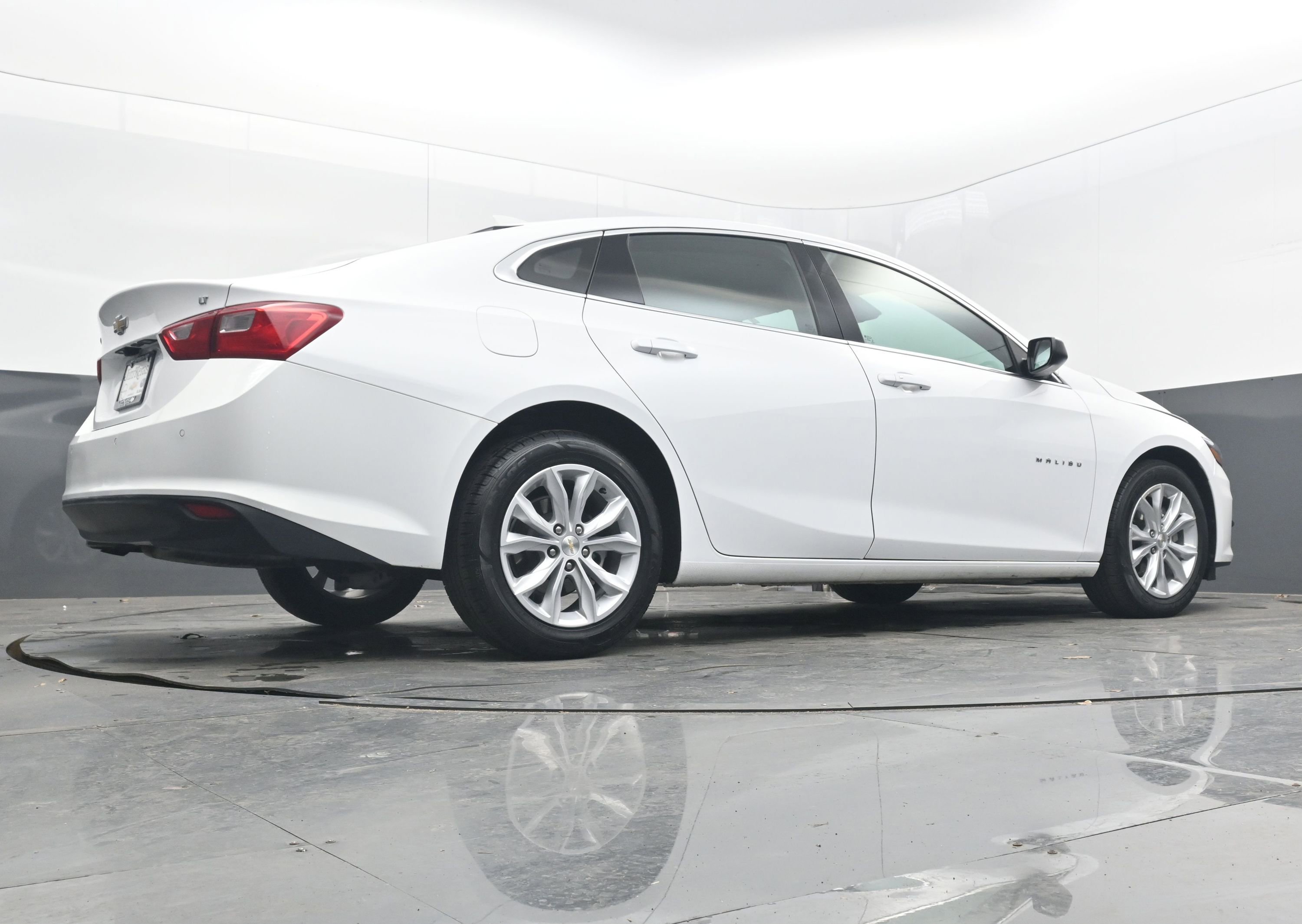 Used 2024 Chevrolet Malibu LT image 29