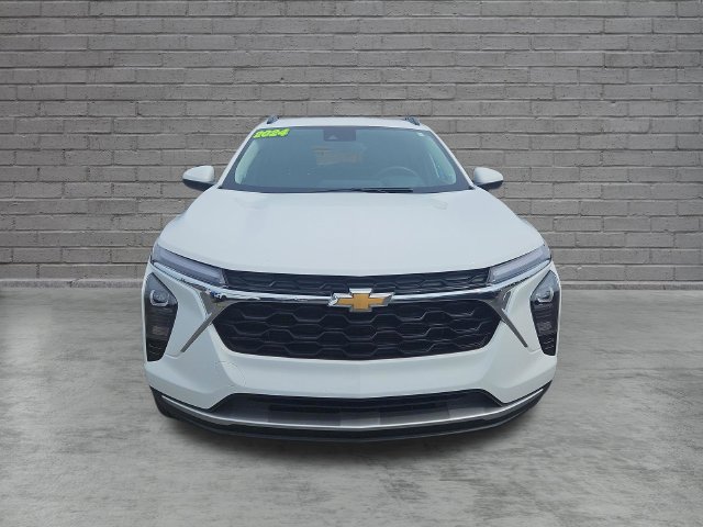 Used 2024 Chevrolet Trax LT w/ LT Convenience Package FWD image 9