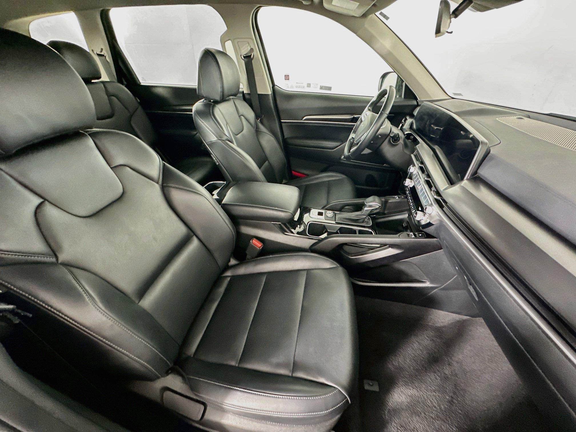 Used 2025 Kia Telluride S FWD image 34