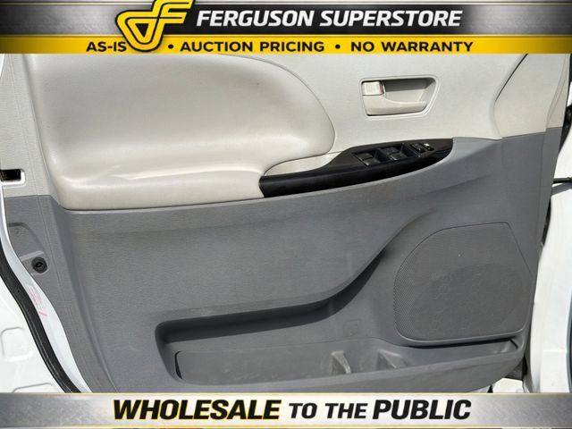Used 2012 Toyota Sienna LE FWD image 15