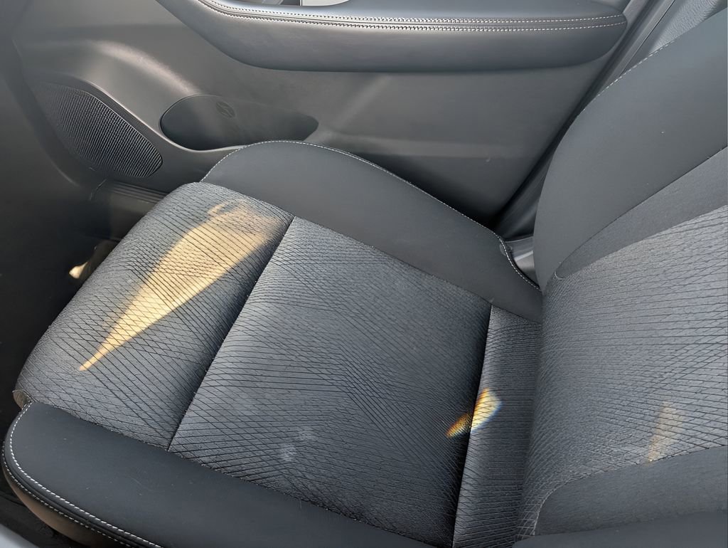 Used 2025 Nissan Rogue SV AWD/4WD image 11