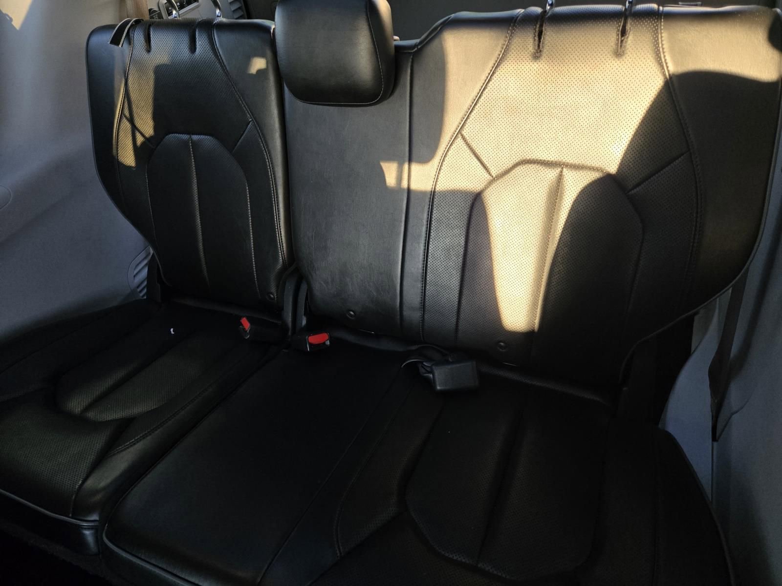 Used 2019 Chrysler Pacifica Limited image 16