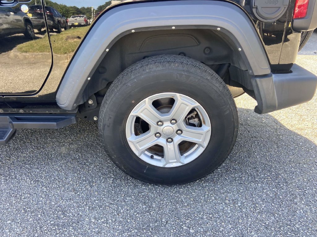 Used 2021 Jeep Wrangler Sport AWD/4WD image 15