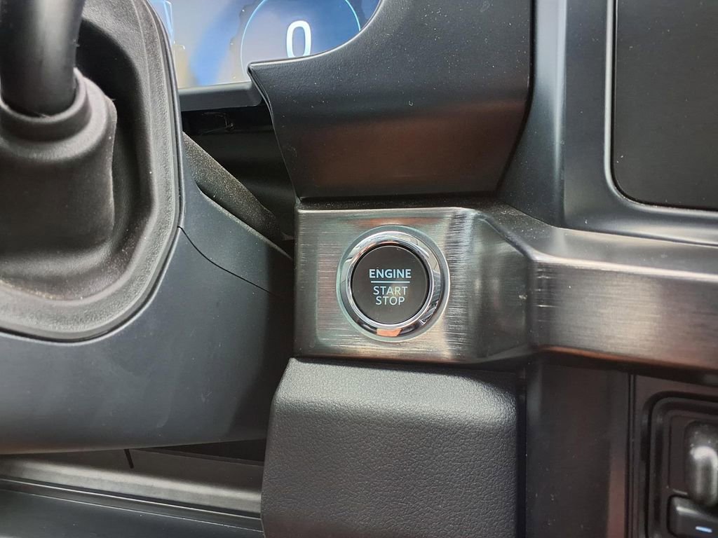 Used 2024 Ford F250 Lariat w/ Black Appearance Package AWD/4WD image 35