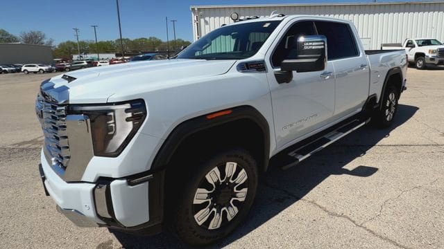 New 2026 GMC Sierra 2500 Denali w/ Denali Reserve Package AWD/4WD image 4