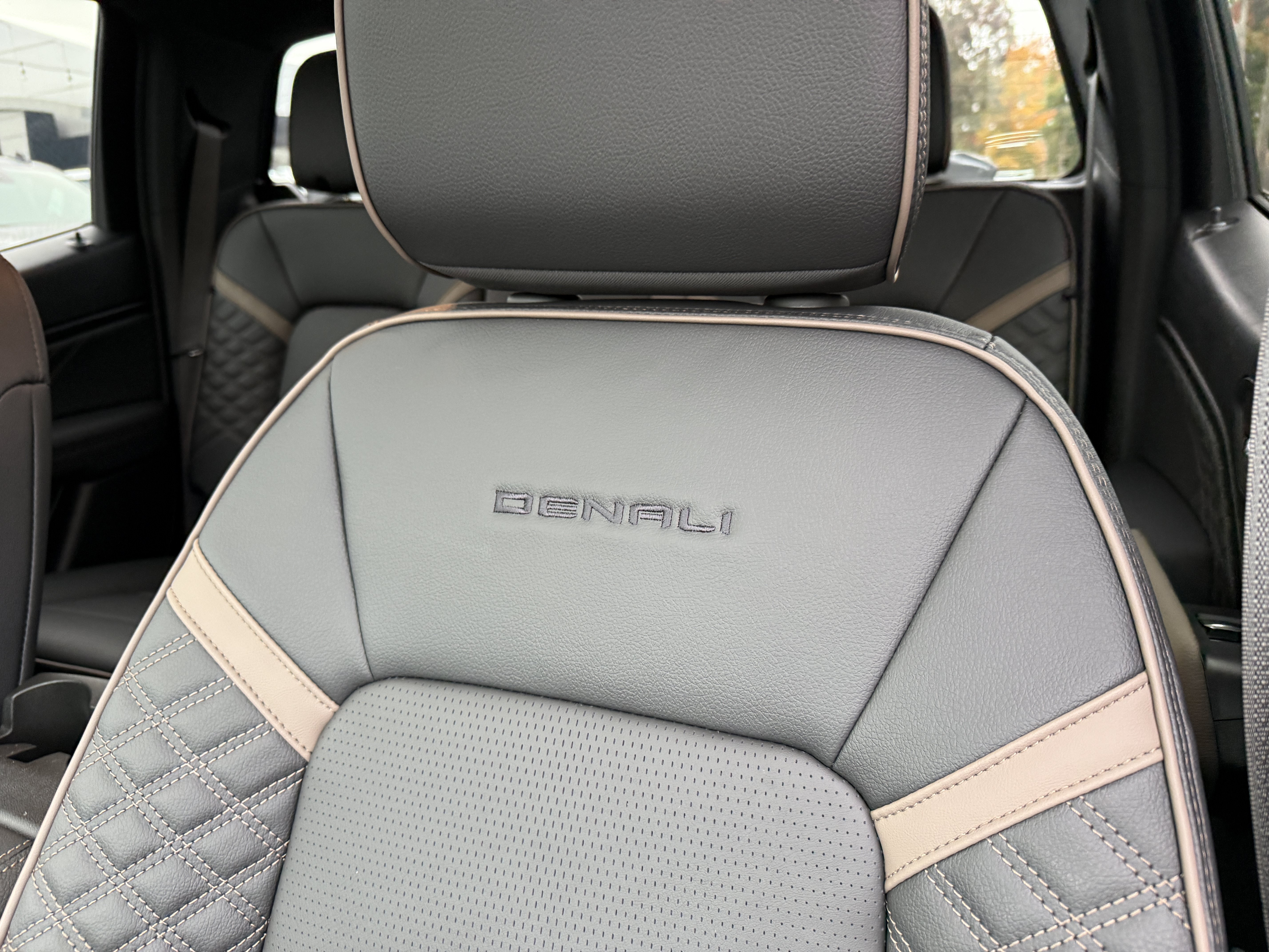 New 2026 GMC Canyon Denali AWD/4WD image 15