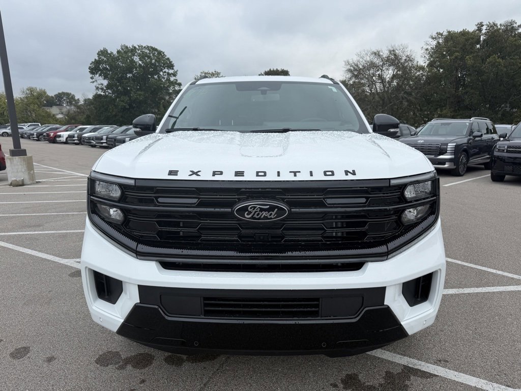 New 2025 Ford Expedition Platinum image 3