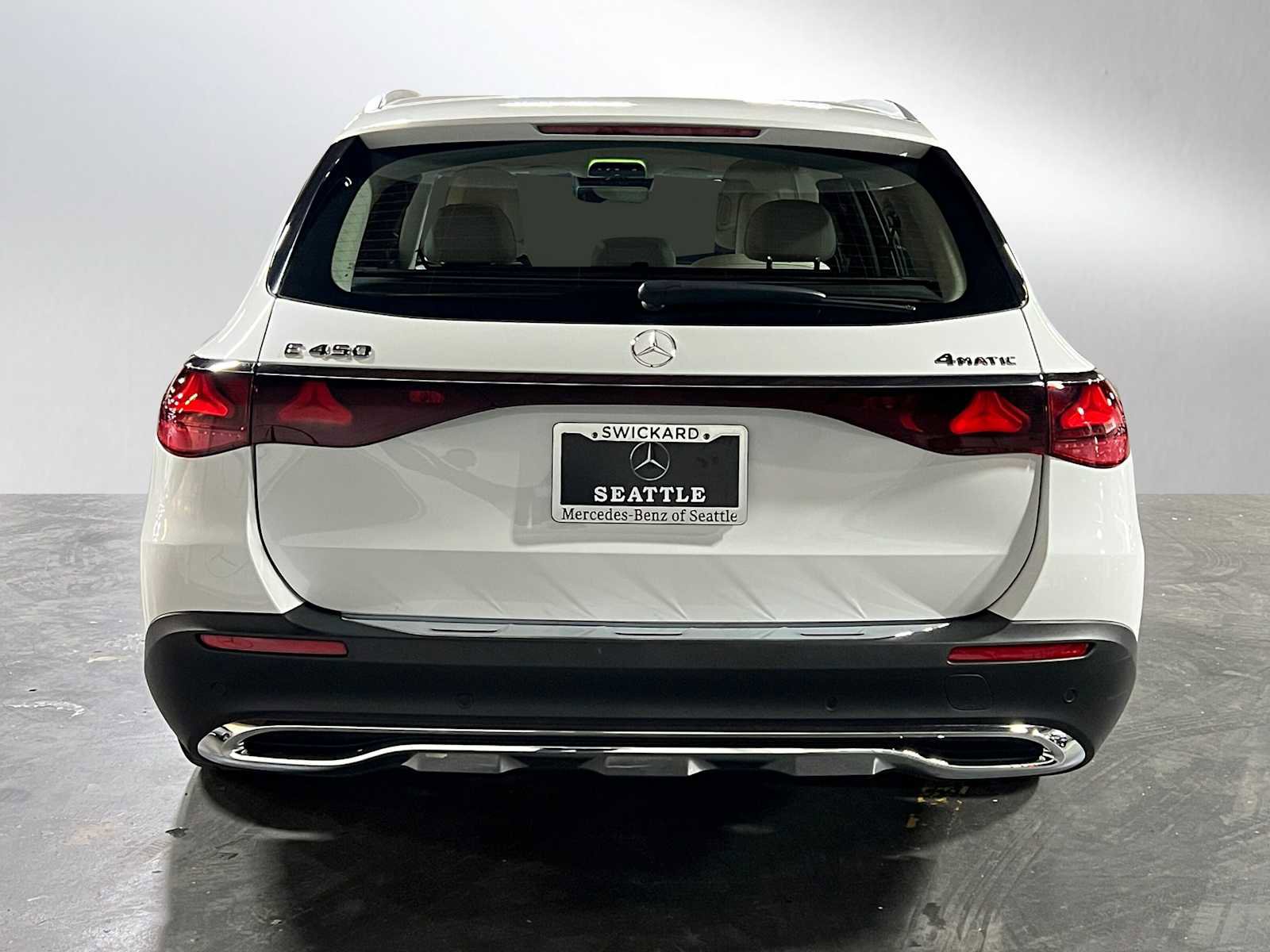 Used 2024 Mercedes-Benz E 450 4MATIC All-Terrain Wagon image 4