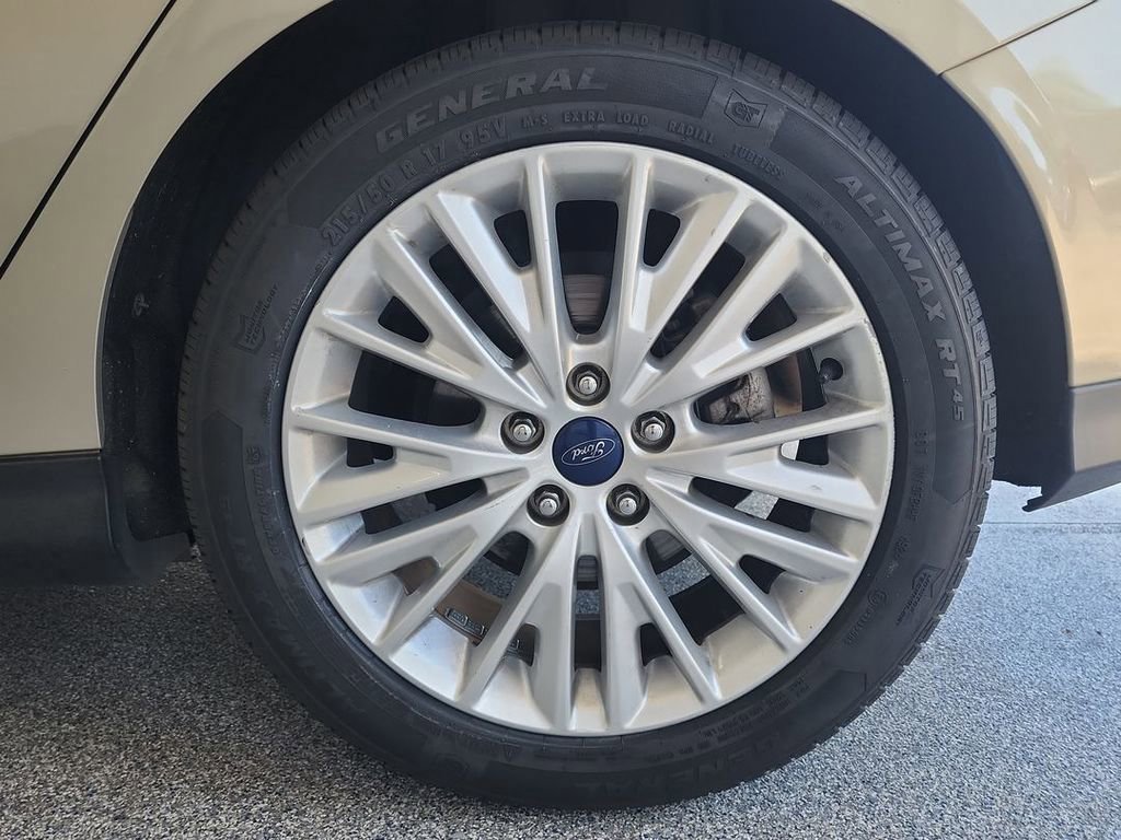 Used 2016 Ford Focus Titanium image 30