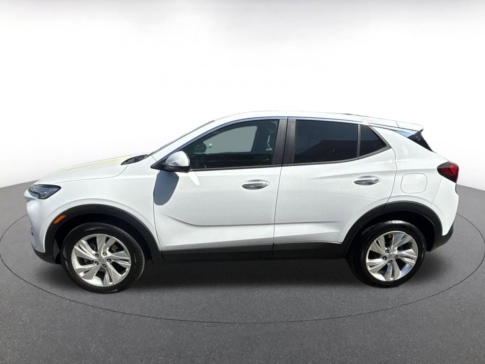 Used 2025 Buick Encore GX Preferred AWD/4WD image 11