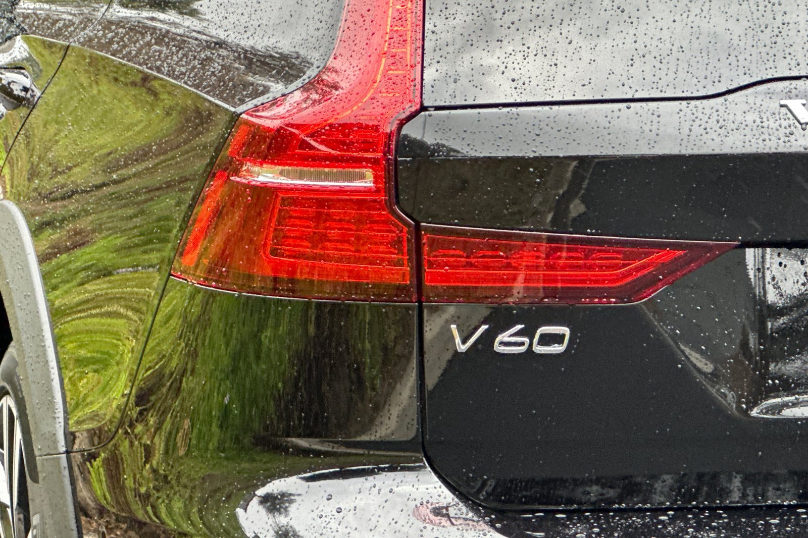 Used 2026 Volvo V60 B5 Cross Country Ultra w/ Climate Package AWD/4WD image 35