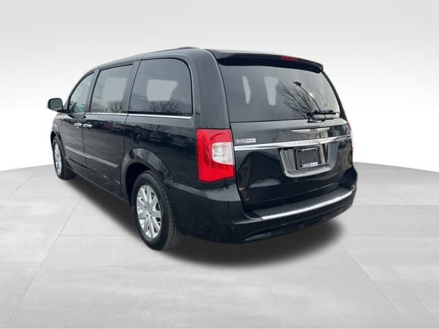 Used 2016 Chrysler Town & Country Touring w/ Driver Convenience Group image 5
