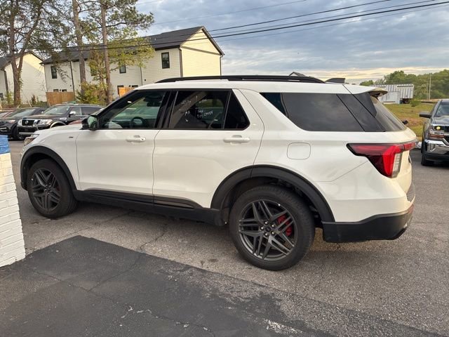 Used 2025 Ford Explorer ST-Line w/ ST-Line Street Pack image 6