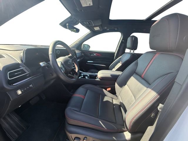 Used 2025 Chevrolet Traverse RS AWD/4WD image 8