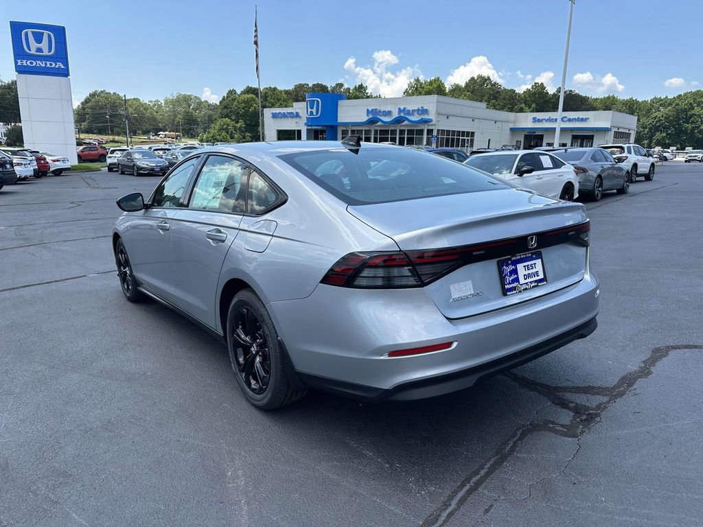 New 2025 Honda Accord SE image 24