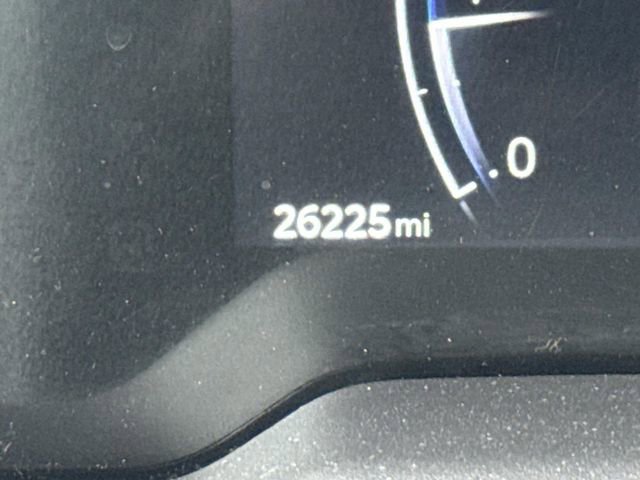 Used 2025 Toyota Corolla Cross XLE image 28