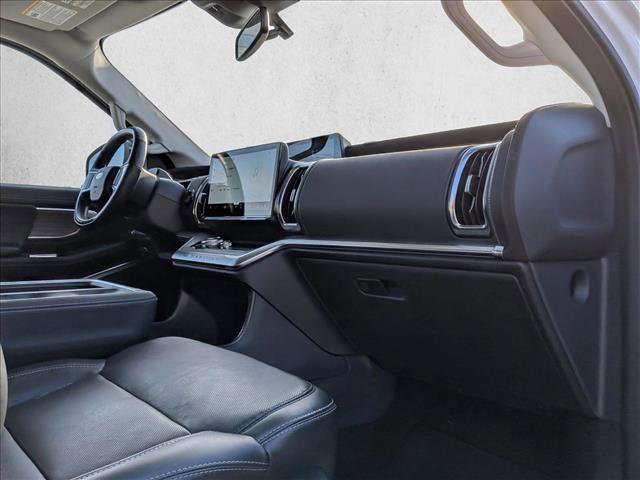 Used 2025 Ford Expedition Platinum AWD/4WD image 22