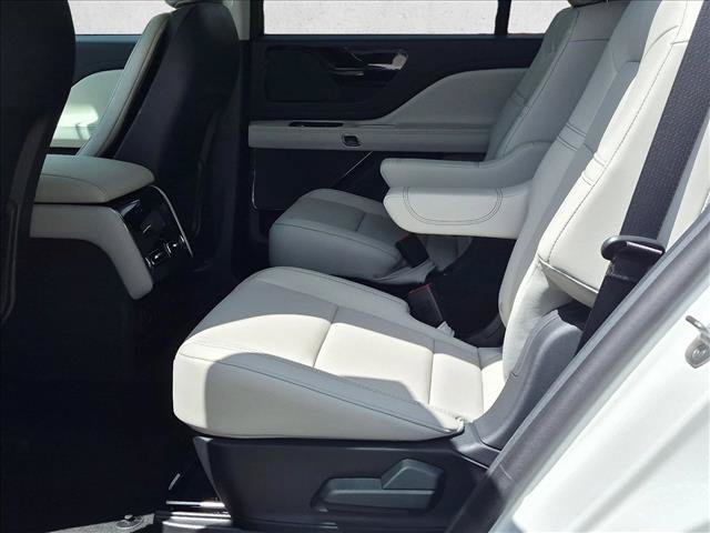 New 2026 Lincoln Aviator 2WD image 14